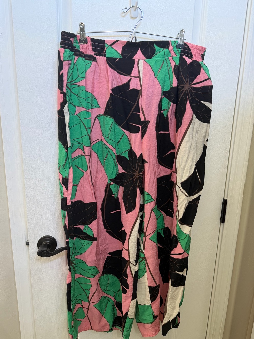Sofia Vergara Women's Wide Leg Pants in a tropical leaf Sz XXL